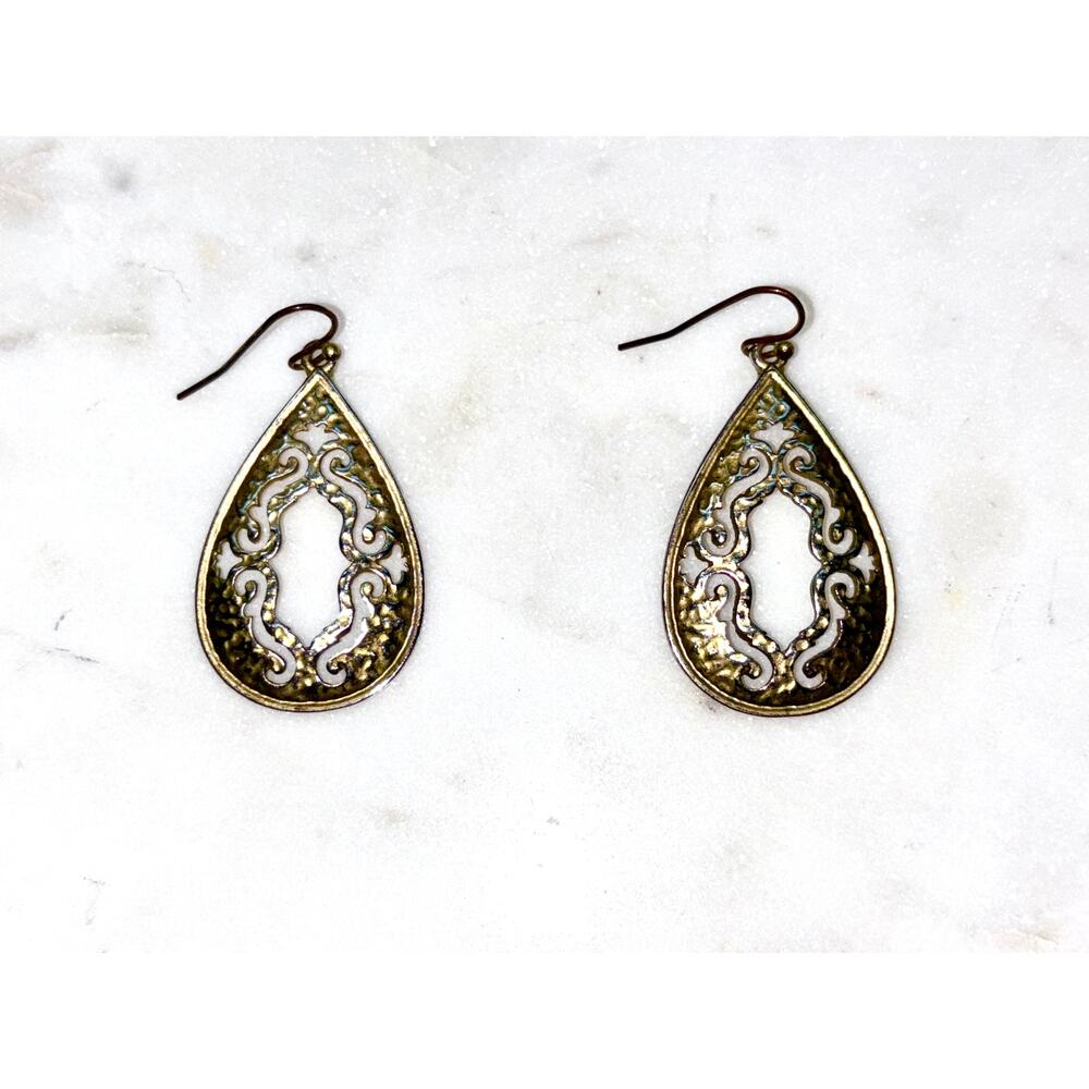 Vintage Gold-Plated Filigree Oval Dangle Drop Earrings - Picture 3 of 8